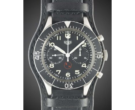 A GENTLEMAN'S STAINLESS STEEL GERMAN MILITARY HEUER "BUND" FLYBACK CHRONOGRAPH WRIST WATCHCIRCA 1970, REF. 1550 SG WITH (3 H)
