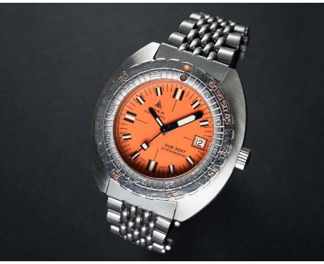 A RARE GENTLEMAN'S STAINLESS STEEL DOXA "ORANGE" SUB 300T PROFESSIONAL DIVERS BRACELET WATCH CIRCA 1970s, REF. 58098-59 / 331