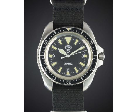 A GENTLEMAN'S STAINLESS STEEL BRITISH MILITARY ISSUED CWC QUARTZ ROYAL NAVY MARINES WRIST WATCH DATED 1997Movement: Quartz.Ca