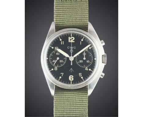 A GENTLEMAN'S STAINLESS STEEL BRITISH MILITARY CWC RAF PILOTS CHRONOGRAPH WRIST WATCH DATED 1980, PART OF THE "FAB FOUR"Movem