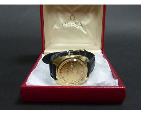 AN OMEGA CHRONOMETER ELECTRONIC F300 GENTS WRISTWATCH, (boxed)