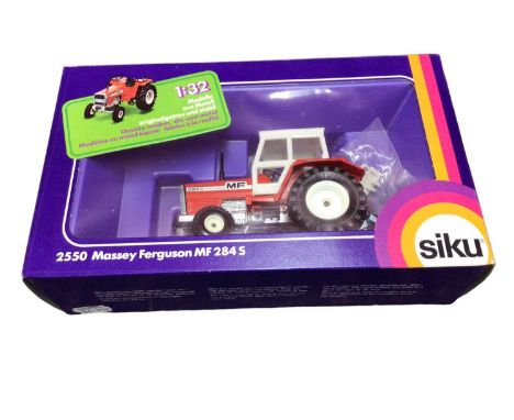 Siku 1:32 scale die cast Farm Models including Massey Ferguson MF 284 S Tractor (x2) No.2570, Deutz-Fahr DX 86 Tractor No.285