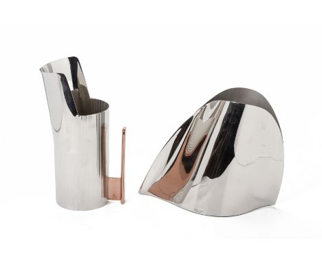 A GEORG JENSEN 'URKIOLA' PITCHER AND A CHAMPAGNE COOLER
Stainless steal, the pitcher with fluted body and copper coloured han