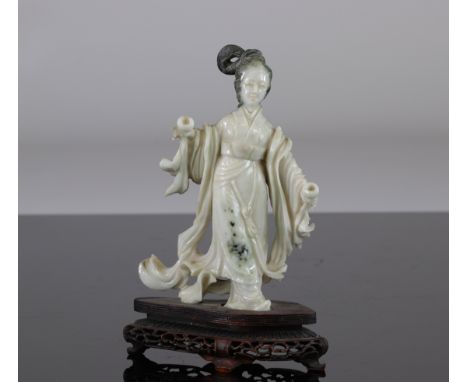 Young woman in hard stone 20th century - Sizes: H=210mm L=140mm - Weight (K): 0,52kg - Condition: at first glance - good cond