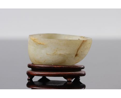 China, libation cup, in jade, 19th C. - Sizes: H = 52mm l =78mm - Weight (K): 0,103kg - Condition: at first glance - good con