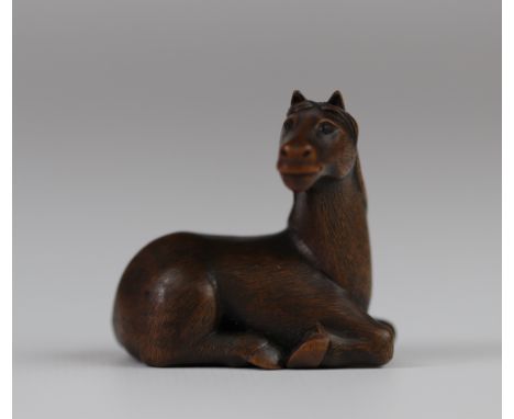 JAPAN - MEIJI period (1868 - 1912) Netsuke wooden horse Provenance: Collection of Henry-Louis Vuitton - Sizes: H=40mm L=40mm 