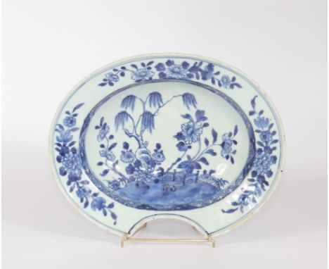 China 18th century white blue porcelain beard dish - Sizes: L=300mm l=240mm - Weight (K): 1,32kg - Condition: After checking 