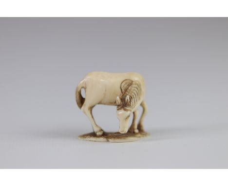 JAPAN - MEIJI period (1868 - 1912) Netsuke horse Provenance: Collection of Henry-Louis Vuitton - Sizes: H=33mm L=33mm - Weigh