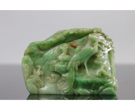 China, Jade Rock, fenix decoration, 19th century China - Sizes: L =157mml =60mm H =115mm - Weight (K): 1,449kg - Condition: a