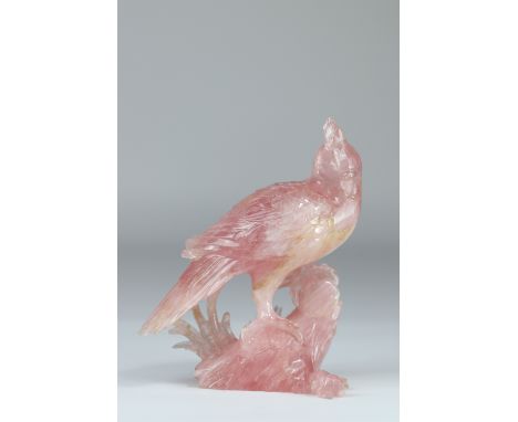 China Rose quartz carved with a parrot - Sizes: H=195mm L=150mm - Weight (K): 1,5kg - Condition: at first glance - good condi
