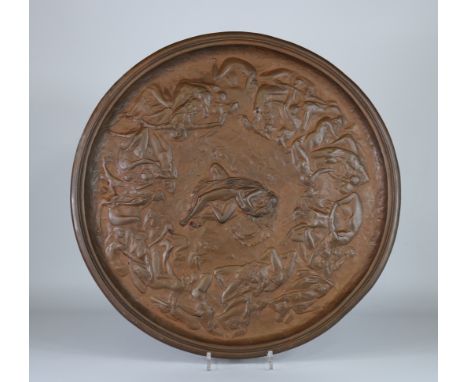 Cast and chiseled brass tray decorated with entwined human body "symbolist" signed - Sizes: D=570mm - Weight (K): 2,95kg - Co