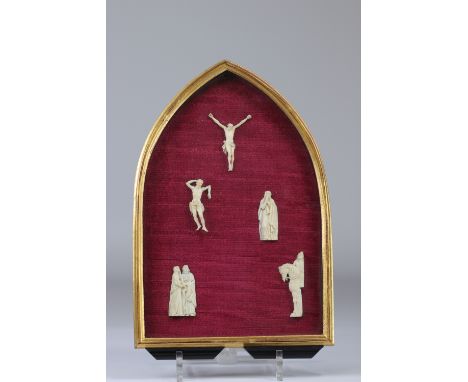 Set of framed 18th ivory sculptures - Sizes: H=300mm L=200mm - Weight (K): 0,475kg - Condition: at first glance - good condit