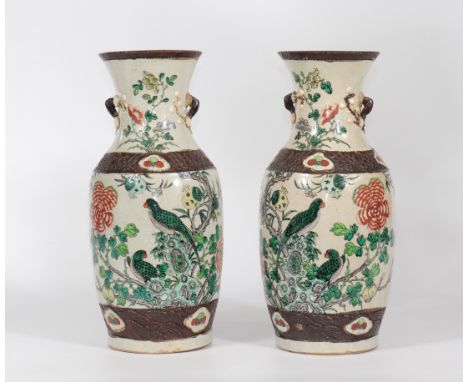 China pair of porcelain vases decorated with parrots - Sizes: H=450mm D=200mm - Weight (K): 8,3kg - Condition: at first glanc