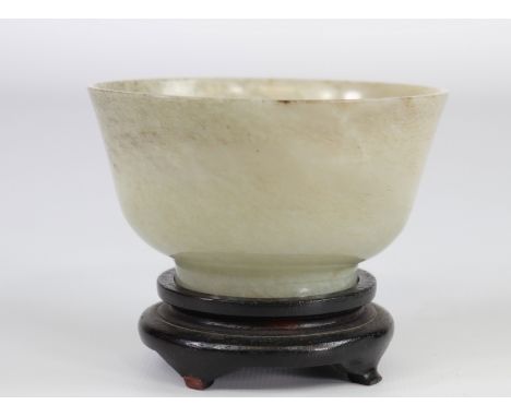 Jade cup, China 19th - Sizes: H=75mm D=90mm - Weight (K): 0,165kg - Condition: at first glance - good condition - no restorat