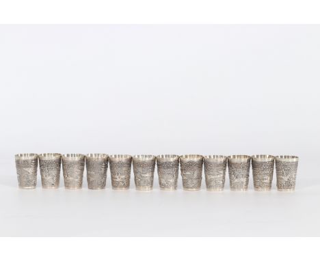 China silver goblets with scenes of life. - Sizes: H=50mm D=35mm - Weight (K): 0,367kg - Condition: at first glance - good co