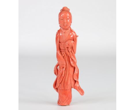 Chinese coral statuette, circa 1900 - Sizes: H=140mm L=35mm - Weight (K): 0,125kg - Condition: at first glance - good conditi