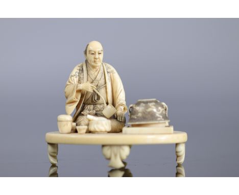 Japan Okimono finely carved of a character serving the school meal of Tokyo 19th - Sizes: H=90mm L=100mm - Weight (K): 0,17kg