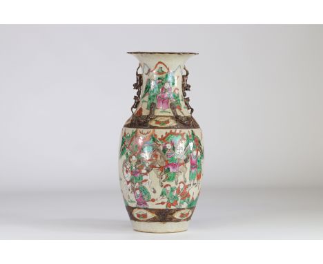 China Nanking porcelain vase 19th warriors decor - Sizes: H=440mm D=210mm - Weight (K): 3,76kg - Condition: at first glance -