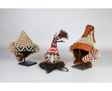 Lot of 3 African head covers - ethnography - Sizes: H=280 a 310mm - Weight (K): 2,075kg - Condition: at first glance - good c