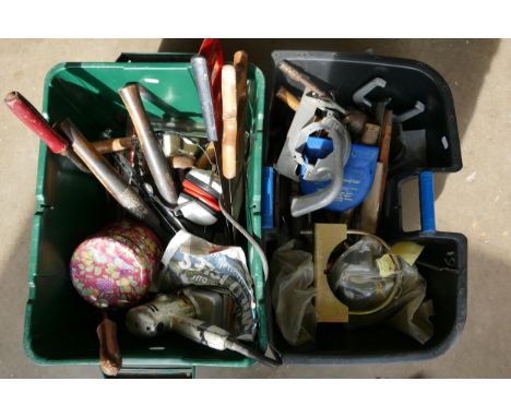 A collection of vintage DIY hand tools(2) 
