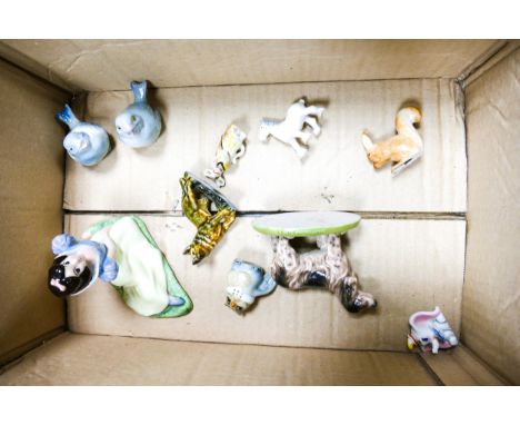 A collection of wade to include Snow White, Dumbo, Dogs, Squirrel etc ( 1 tray) 