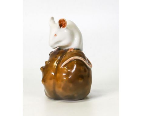 B &amp; G Denmark Model of a Mouse on Bun, height 4cm 