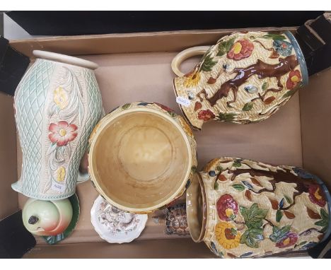 A collection of ceramic items to include HJ. Woods indian tree items, large jug, Carltonware Apple sauce pot etc (1 tray) 