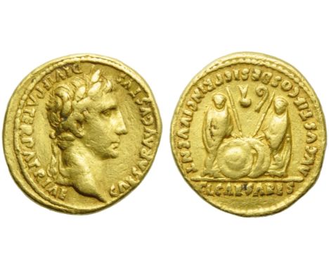 Augustus (27 BC - AD 14), Aureus, Lugdunum, 2 BC - AD 4; AV (g 7,89; mm 20; h 6); CAESAR AVGVSTVS - DIVI F PATER PATRIAE, lau