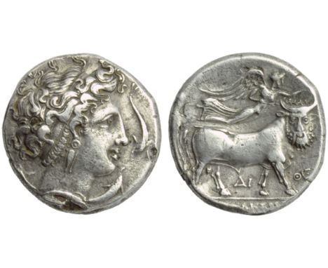 Campania, Neapolis, Didrachm, c. 300 BC; AR (g 6,56; mm 20; h 9); Female head r., wearing broad hair band and triple pendent 