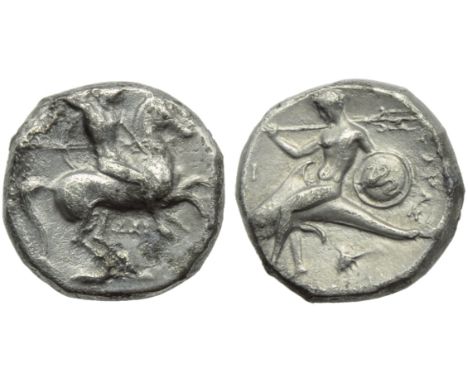 Apulia, Tarentum, Nomos, c. 332-302 BC; AR (g 7,72; mm 19; h 6); Horseman galloping r., holding shield and spears; below, ???