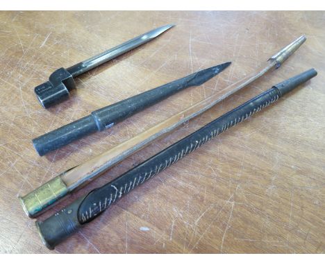 Harpoon head / No9 MKI bayonet, no scabbard / pair of socket bayonet scabbards (one repro). a/f