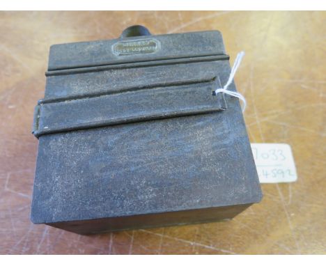 A private purchase WW1 Officers tea caddy. Makers badge 'SIRRAM' to side. Internal compartments for 'Tea', 'Sugar' and 'Cream