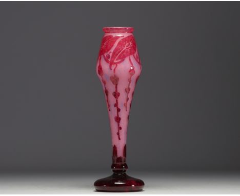 Le Verre Francais - "Garances" vase in acid-etched multi-layered glass, signed. - Weight: 740 g - Shipping unavailable - Regi