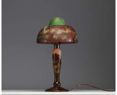 DAUM Nancy - Mushroom lamp in acid-etched multi-layered glass with lake decor, signed on the foot in the decor. - Weight: 1.5