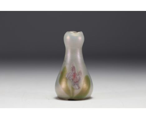 Small Art Nouveau vase in multi-layered glass in the style of Johan LOETZ, unsigned. - Weight: 200 g - Shipping available - R