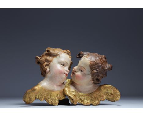 â€˜Two heads of cherubsâ€™ Polychrome wood carving, 18th century. - Weight: 2.36 kg - Shipping unavailable - Sizes: H 270MM X