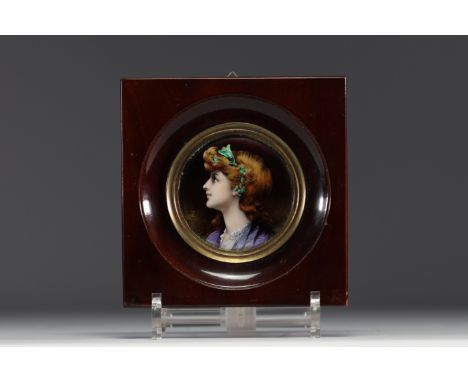Miniature portrait in enamel on copper from the Art Nouveau period, Limoge. - Weight: 140 g - Shipping available - Region: Fr