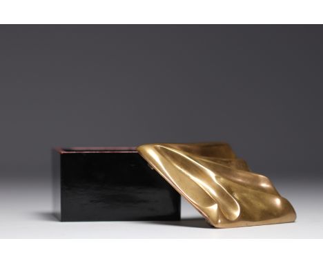 Monique GERBER (XX-XXI) Lacquered wood box, bronze lid, circa 1960-70 - Weight: 850 g - Shipping available - Region: France -