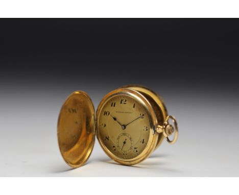 Tavannes Watch &amp; Co. 18K yellow gold Swiss gousset watch, case and dust cover in full gold, total weight 64.3gr. Engraved