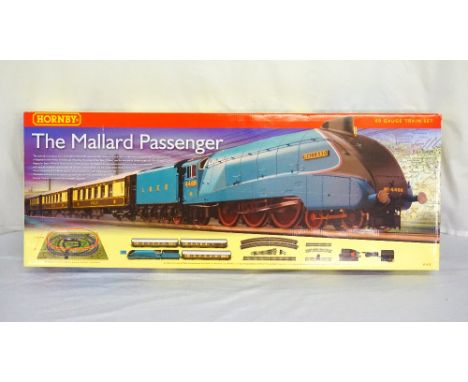HORNBY OO GAUGE MALLARD PASSENGER SETcomprising an engine and coal wagon, two Pullman 1st class parlour cars, Pullman 3rd cla