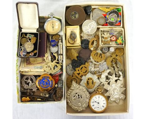 COLLECTION OF BADGES, MEDALS AND SMALL COLLECTABLESincluding various military cap and glengarry badges, 1939-45 British Defen