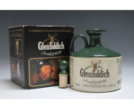 A BOXED CERAMIC DECANTER OF GLENFIDDICH ROBERT THE BRUCE SINGLE MALT