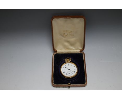 AN 18 CARAT GOLD OPEN FACED MANUAL WIND POCKET WATCH, having white enamel dial, Roman numeral hour markers, secondary outer m