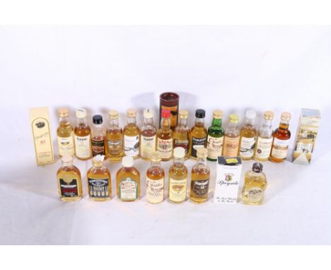 Scotch malt whisky miniatures including AUCHENTOSHAN, GLENFARCLAS, TULLIBARDINE, TOMINTOUL, TOMATIN, CARDHU, GELNDRONACH, GLE