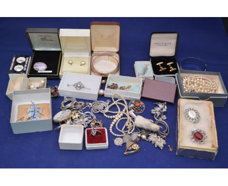 Costume jewellery, to include: faux pearl earrings; marcasite jewellery; a Scottish white metal and hardstone brooch; a silve