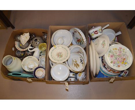 Household ceramics, to include: Royal Worcester 'Evesham' pattern oven-to-table ware; Wedgwood dinner plates; Royal Doulton F