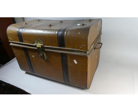 A Scumble Glazed Tin Travelling Trunk, 59cm Wide 