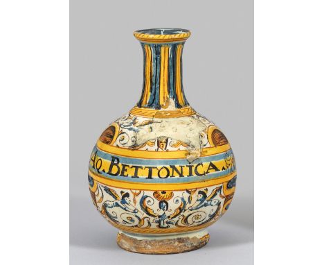 Apothekenflasche der Renaissance für Betonica officinalisMajolika. Konischer, abgesetzter Fuß, kugeliger Korpus. Flächendecke