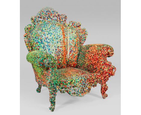 Früher "Poltrona di Proust"-Fauteuil von Alessandro MendiniBuchenholz, geschnitzt und weiß gefasst sowie weißer Baumwollstoff