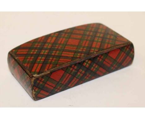 19TH CENTURY TARTANWARE SNUFF BOX
covered in single tartan pattern, hidden hinge, 8.5cm 
